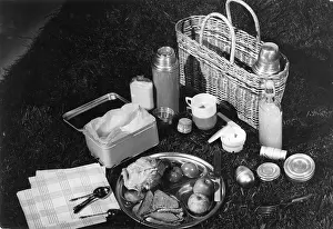 Simplify: PICNIC HAMPER