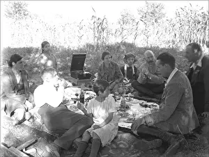 Familes: A Picnic Party