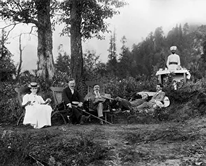 Inequality: Picnic with servant, India