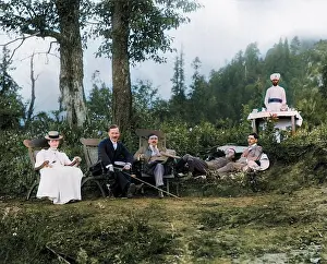 Inequality: Picnic with servant, India