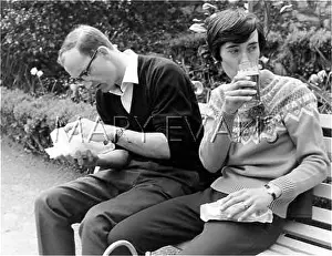 Picnicing: PICNICING ON A BENCH