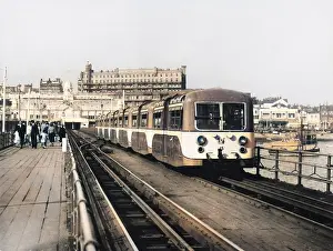Incolourisedpic: PIER TRAIN/SOUTHEND