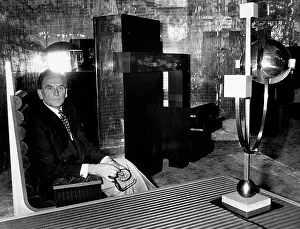 Cardin: Pierre Cardin