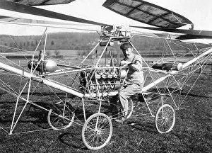 Cornu: Pierre Cornu in a helicopter, 1907