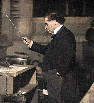 Amico: PIETRO MASCAGNI CONDUCTS