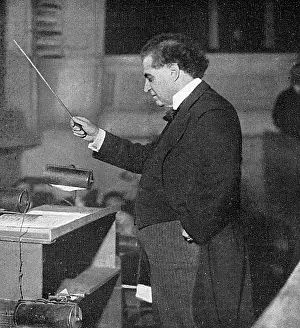 Amico: PIETRO MASCAGNI CONDUCTS