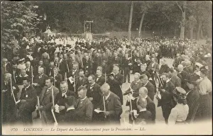Lourdes: PILGRIMS AT LOURDES