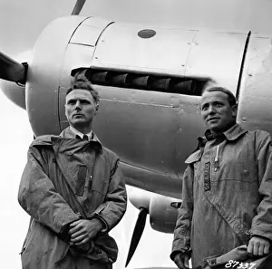 Tested: Pilot of the Luftwaffe in front of a Junkers Ju 88, 1939
