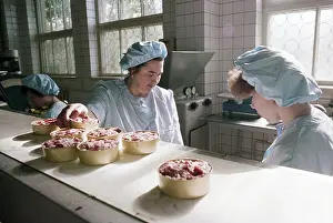 Capping: Pilot Point Canning Factory