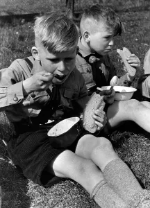 Jungvolk: Pimpfs eating, 1936