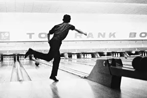 Skittles: Ten pin bowling