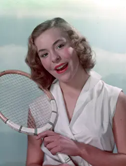 Woof: PIN-UP WITH RACQUET