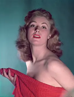 Enticing: PIN-UP WITH RED TOWEL 2