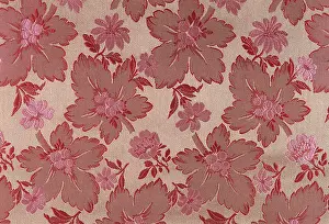 Centers: Pink Flowers on a Baise Background