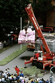 Immunity: Pink tank commemorating liberation of Prague