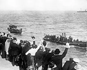Ostend: Pinnaces landing marines at Ostend, WW1