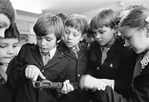 Examine: Pioneers visit history museum