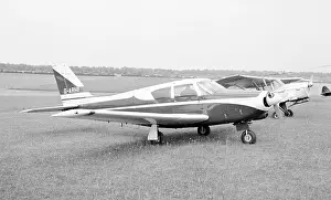 Comanche: Piper Comanche G-AHRI