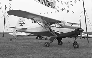Fairoaks: Piper PA-22 Tri-Pacer EI-AKY