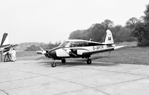 Apache: Piper PA-23-160 Apache G-APZE