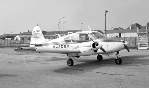 Apache: Piper PA-23-160 Apache G-ASMY