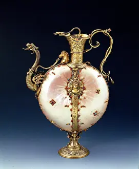 Argenti: Pitcher made of shell and