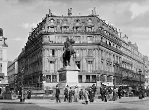 1685: Place des Victoires in Paris