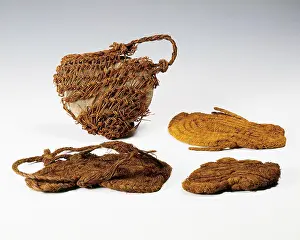 Plaiting: Plaiting esparto objects: sandals, basket