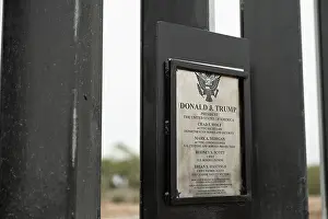 Lcgr2021: Plaque commemorates the construction of a human