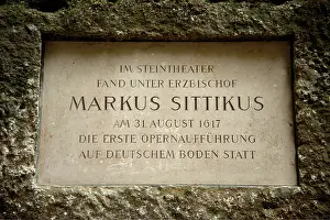 Blackboards: Plaque to the first opera performance on German