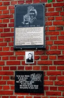 Cros: Plaque to Welsh poet Hedd Wyn, Iron Cros, Pilkem Ridge