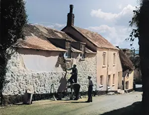 Plastering: PLASTERING COTTAGE WALLS