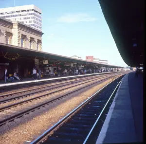 Greeley: Platforms 4 and 5 at Reading Station, Berkshire