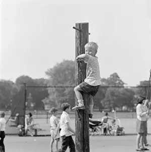Clissold: Playground In Clissold Park