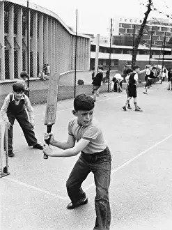 Hallfield: Playground cricket at Hallfield Junior School