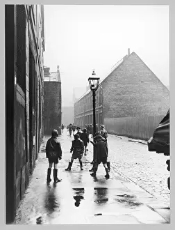 Gorbals: PLAYING IN THE STREETS