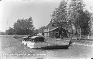 Picket: Pleasure Boat Inn, Hickling