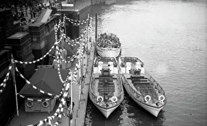 Bunting: Pleasure boats - Westminster Pier