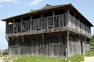 Colonists: Plimoth Plantation or Historical Museum. Meeting house. Plym