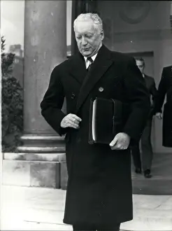 Messmer: PM Pierre Messmer leaving Elysee Palace, Paris