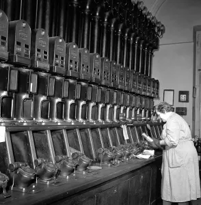 Oldrich: Pneumatic tube transport - post - mail