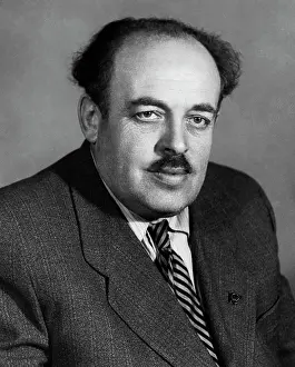 Aleksander: Poet Aleksander Bezymensky