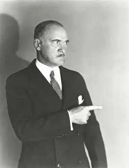 Ov2015: Pointing fingers