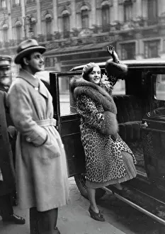 Mdivani: Pola Negri