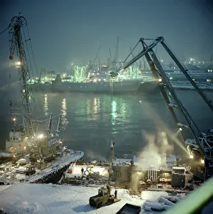 Stops: Polar night at Murmansk seaport, 1984