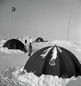 Egorov: Polar station North Pole-5 in Arctic