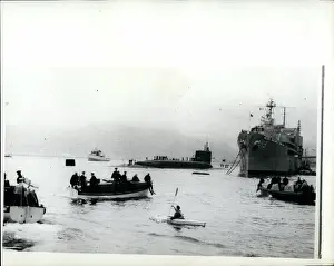 Capsized: Polaris submarine Patrick Henry with protesting canoeist