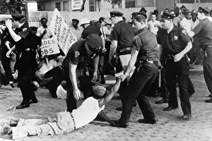 Barrington: Police attempt to break up demonstration ?