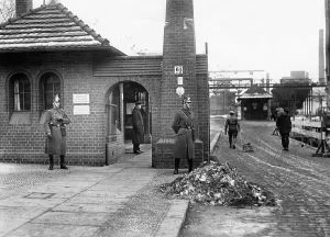 Gasworks: Police force in front of gasworks in Berlin, 1933