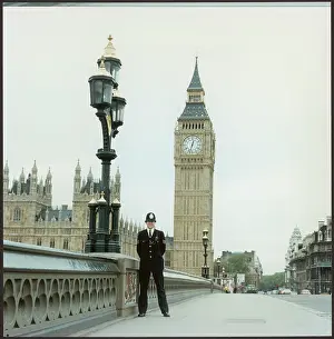 POLICE OFFICER & BIG BEN
